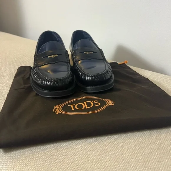 Tod's - Leather penny loafers - Picture 6 of 11